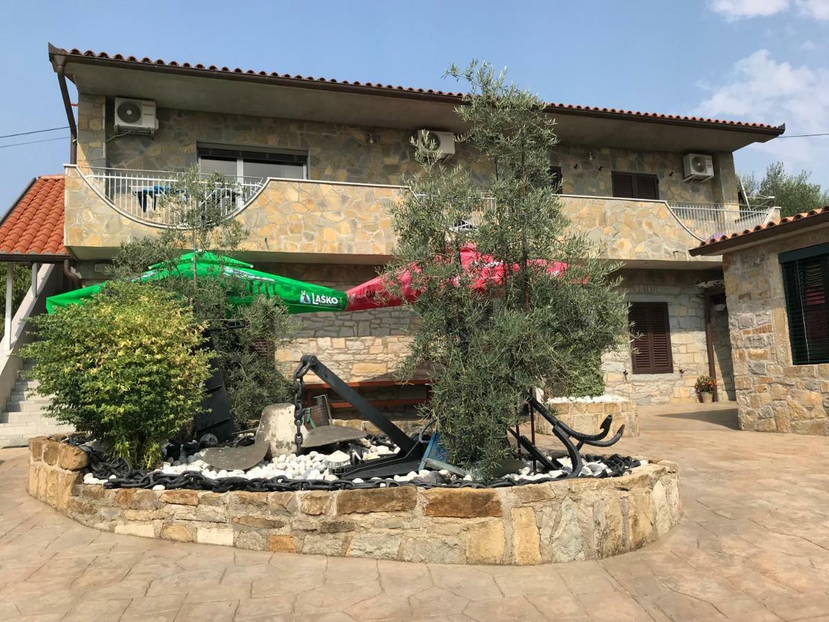 Tourist Farm With Apartments Fig Tree Dekani Dış mekan fotoğraf